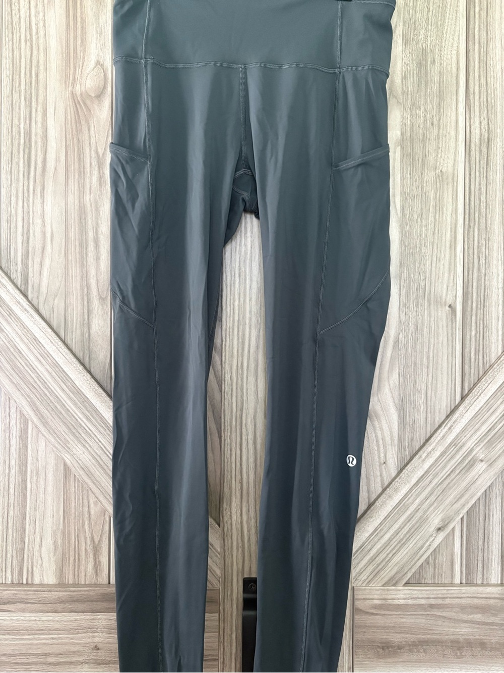 Lululemon Fast and Free High Rise 28" Leggings Size 8 Gray